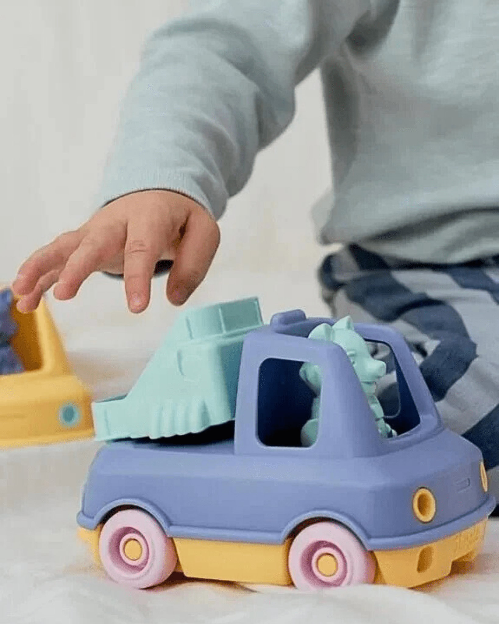 CAMION POMPIER JOUET EN PLASTIQUE RECYCLÉ - Le Jouet Simple. - Lili Margaret