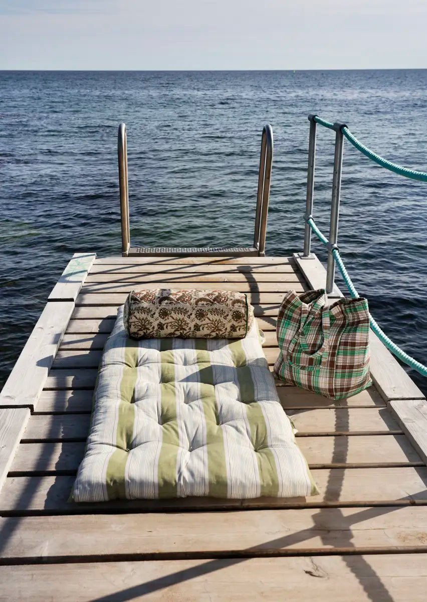 Coussin polochon imprimé floral - Madam Stoltz