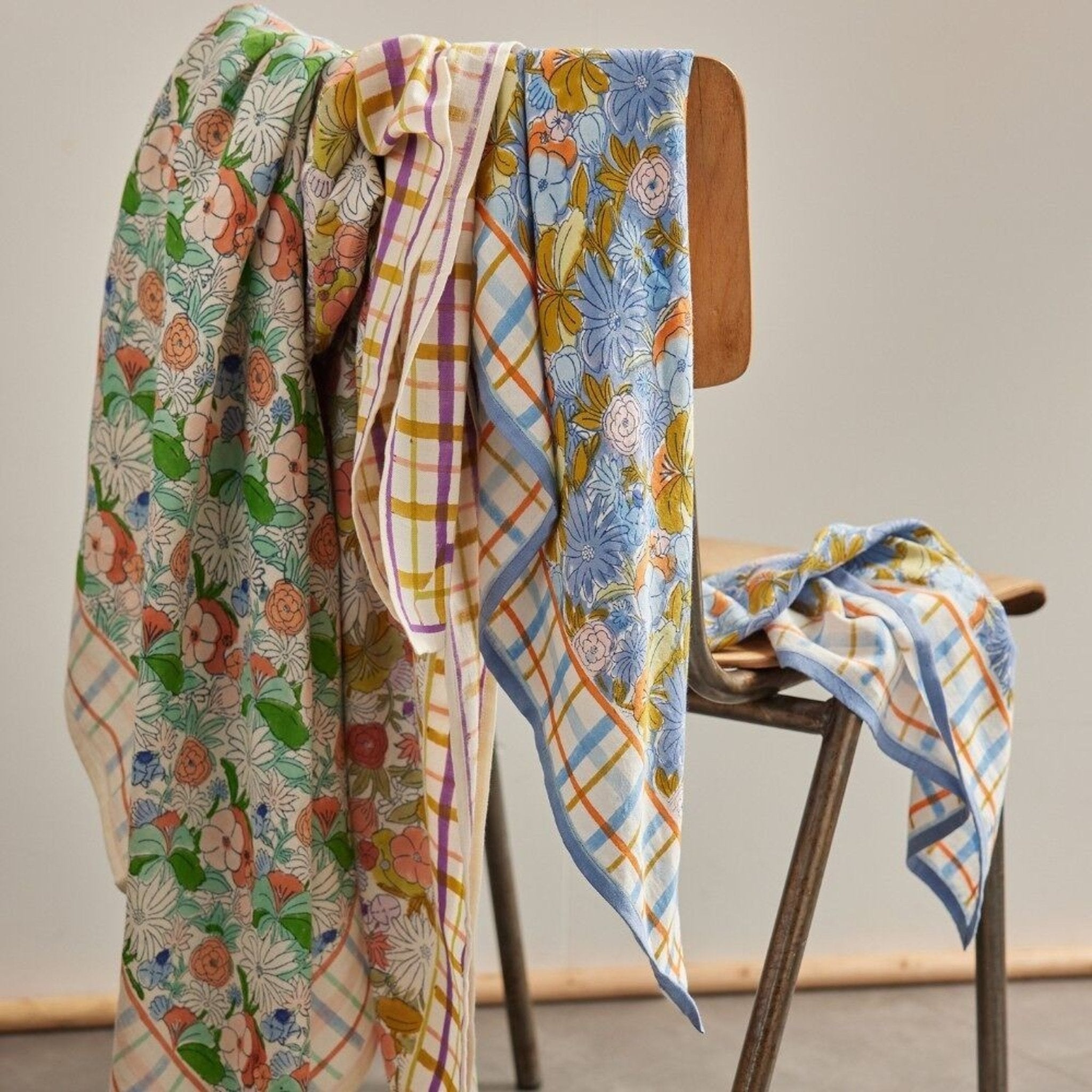 FOULARD FEMME IMPRIMÉ INDIEN MAGIC GARDEN PERVENCHE - Bonheur du Jour - Lili Margaret