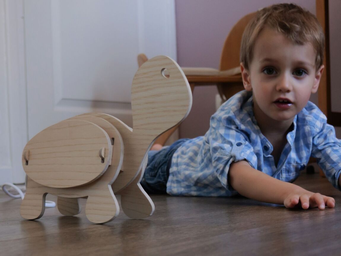 LAMPE ENFANT EN BOIS TORTUE - Gone&