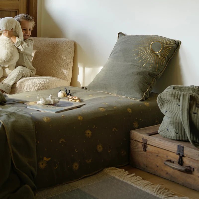 PARURE DE LIT GAZE DE COTON "VERT KAKI MOTIF DORÉ" - Jacky and Family - Lili Margaret