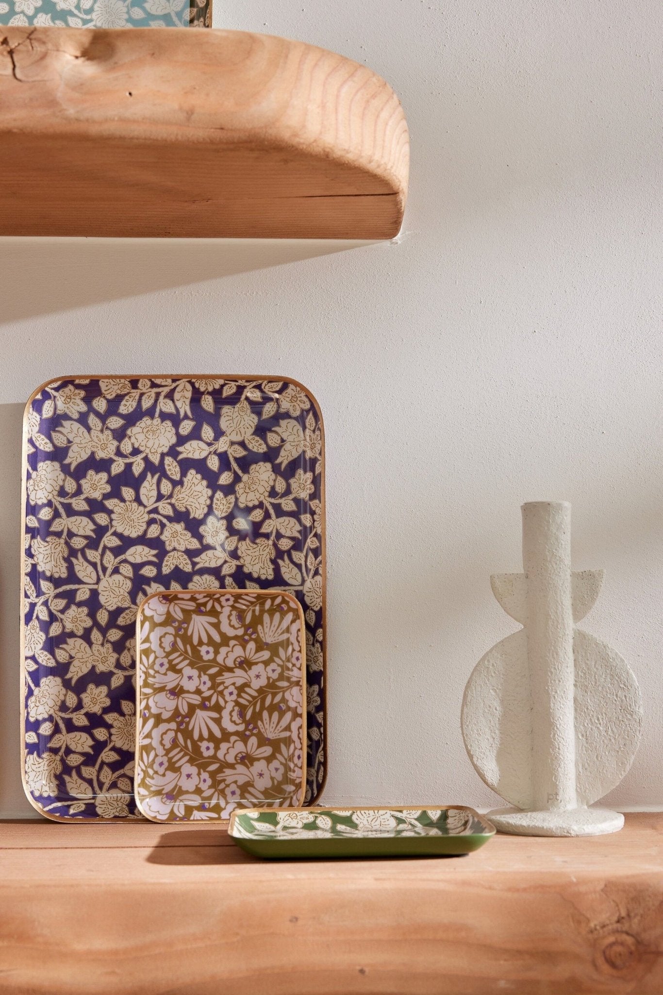 PETIT PLATEAU DÉCORATIF BOHÈME CHIC EN MÉTAL ÉMAILLÉ - Modèle Iris Curry | Bonheur du Jour Paris - Lili Margaret