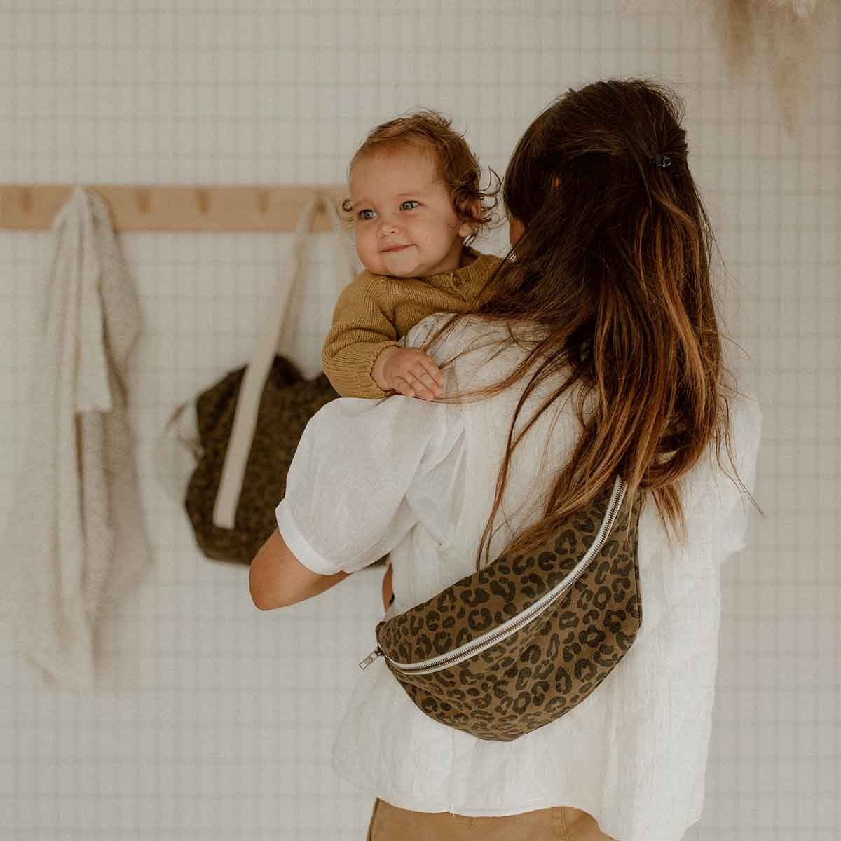 Sac banane femme imprimé léopard olive - Rose in April - Lili Margaret