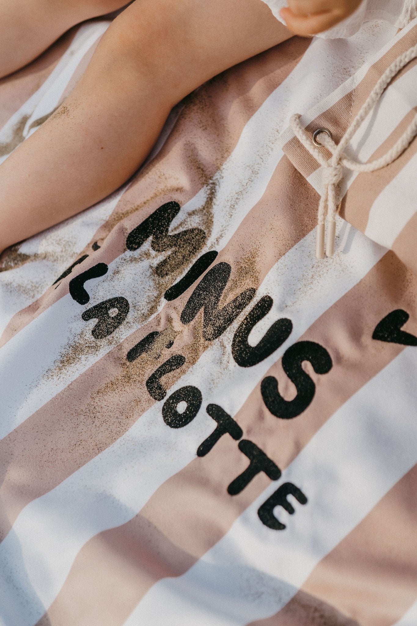 Serviette de plage enfant Minus à la flotte rose - Zakuw - Lili Margaret