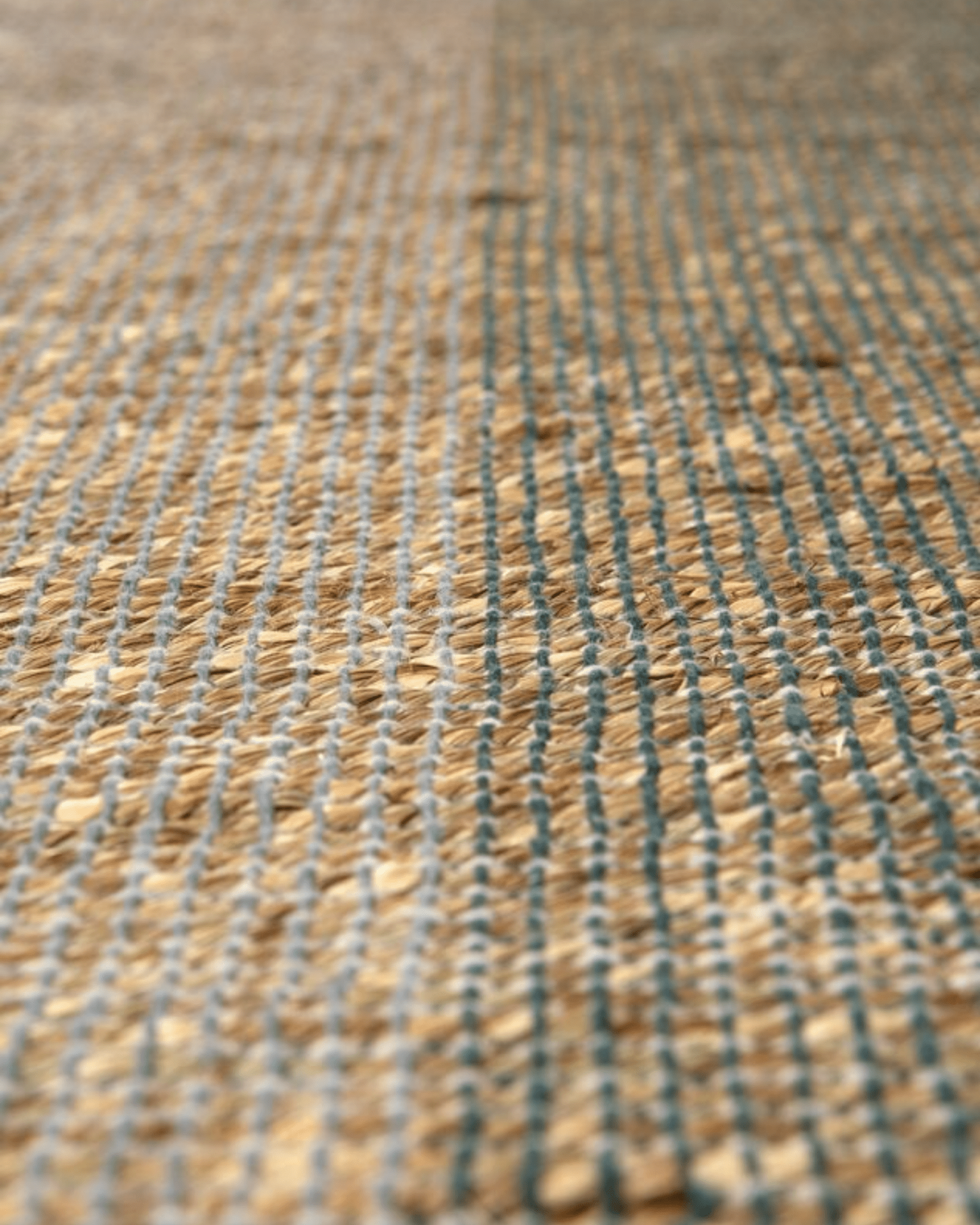 Tapis terracotta en jonc de mer Karan - Lili Margaret
