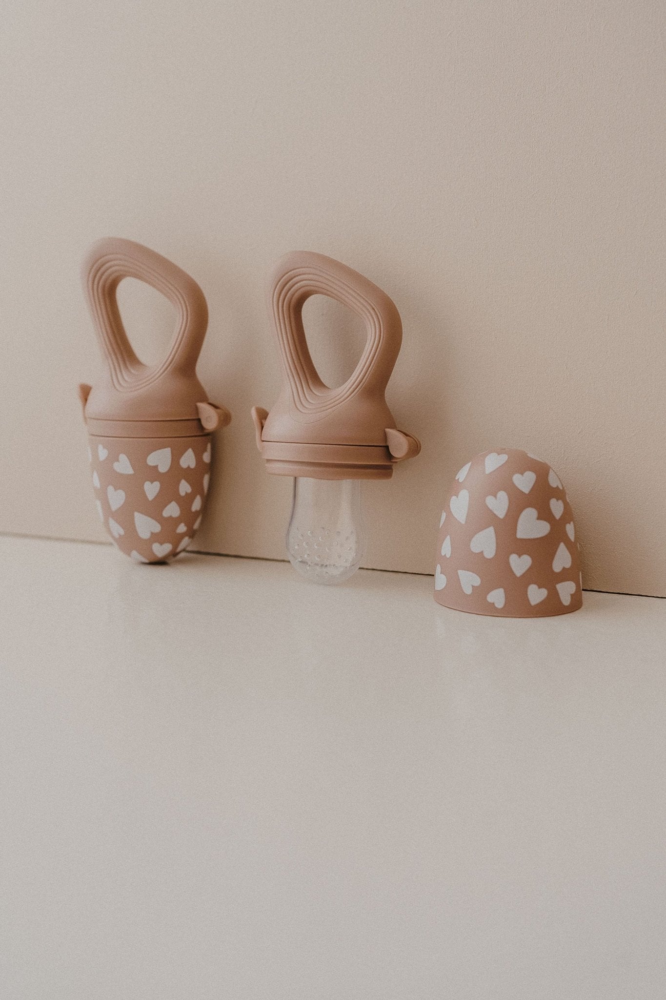 Tétine grignoteuse bébé cœurs taupe - zakuw - Lili Margaret