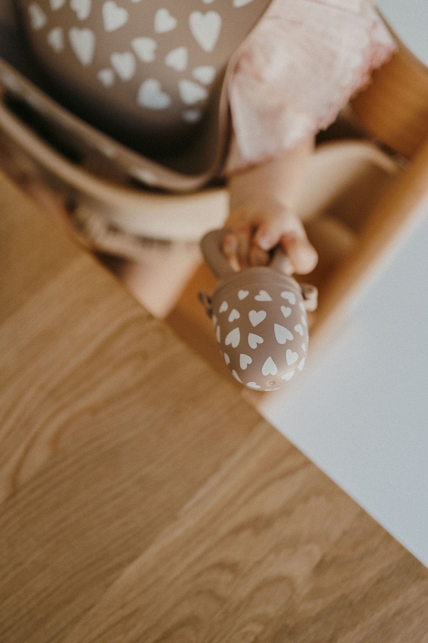 Tétine grignoteuse bébé cœurs taupe - zakuw - Lili Margaret