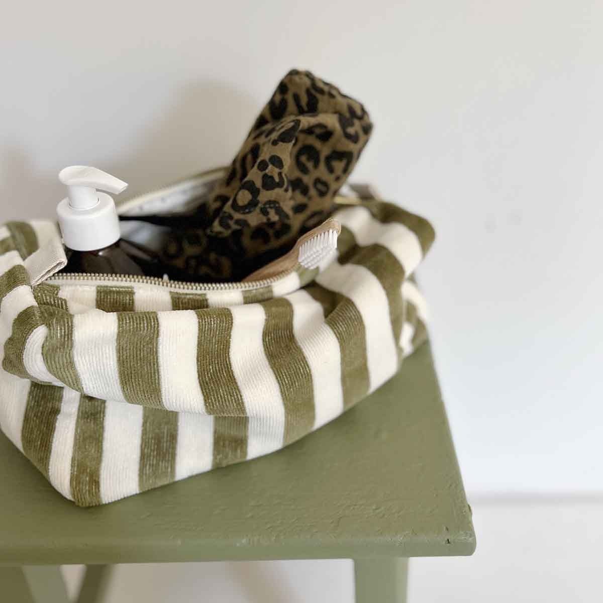 Trousse de toilette enfant en éponge kaki - Rose in April - Lili Margaret