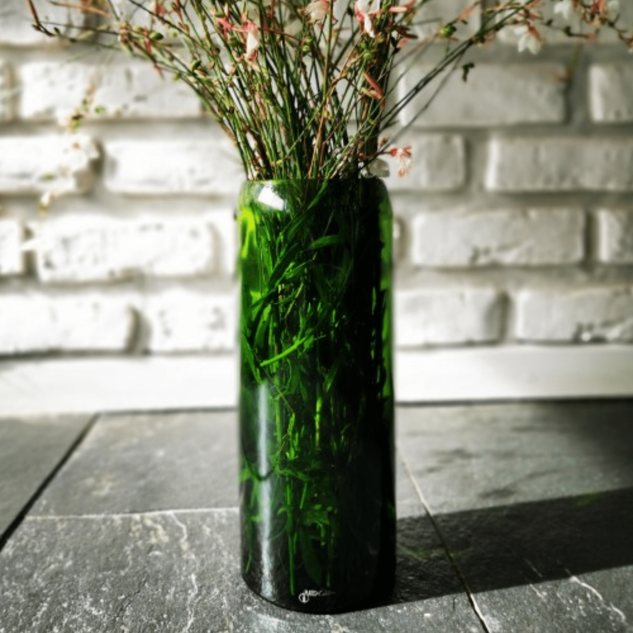VASE DESIGN EN VERRE RECYCLÉ VERT - PLATES & Culotées - Lili Margaret
