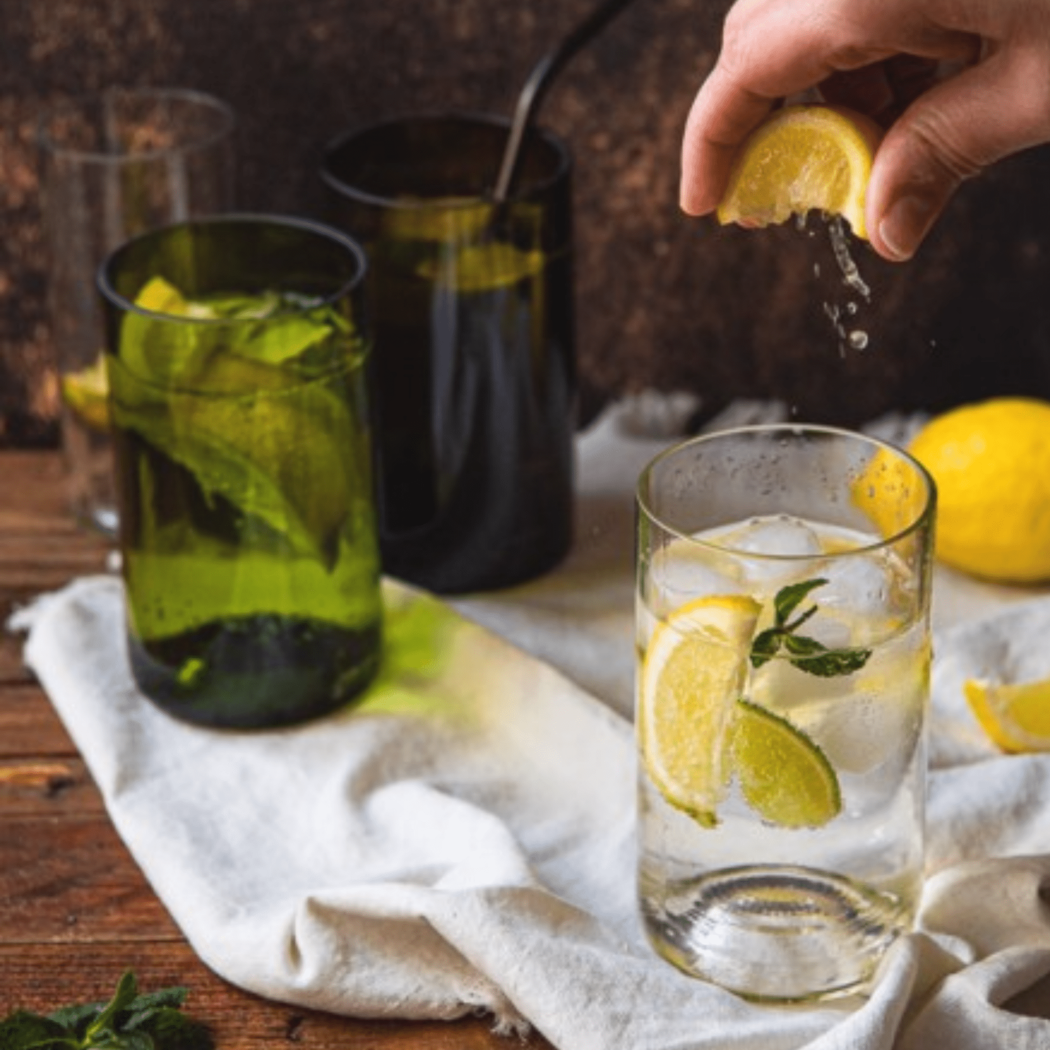 VERRE COCKTAIL EN BOUTEILLE DE VIN RECYCLÉE VERT - PLATES & Culotées - Lili Margaret