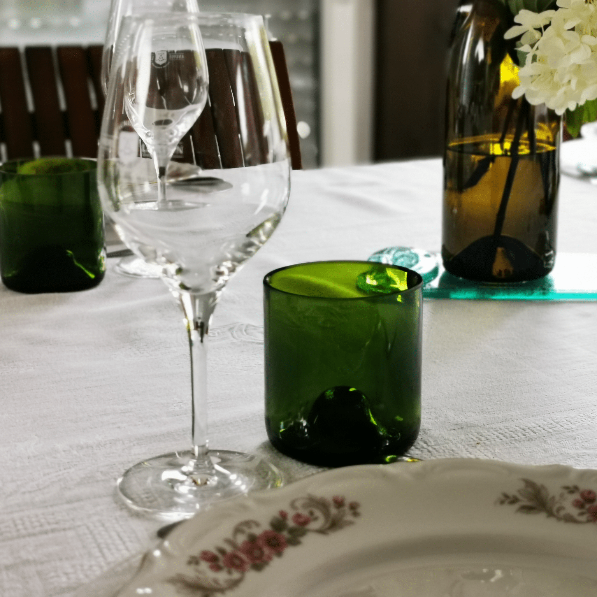 VERRE EN BOUTEILLE DE VIN RECYCLÉE VERT - PLATES & Culotées - Lili Margaret