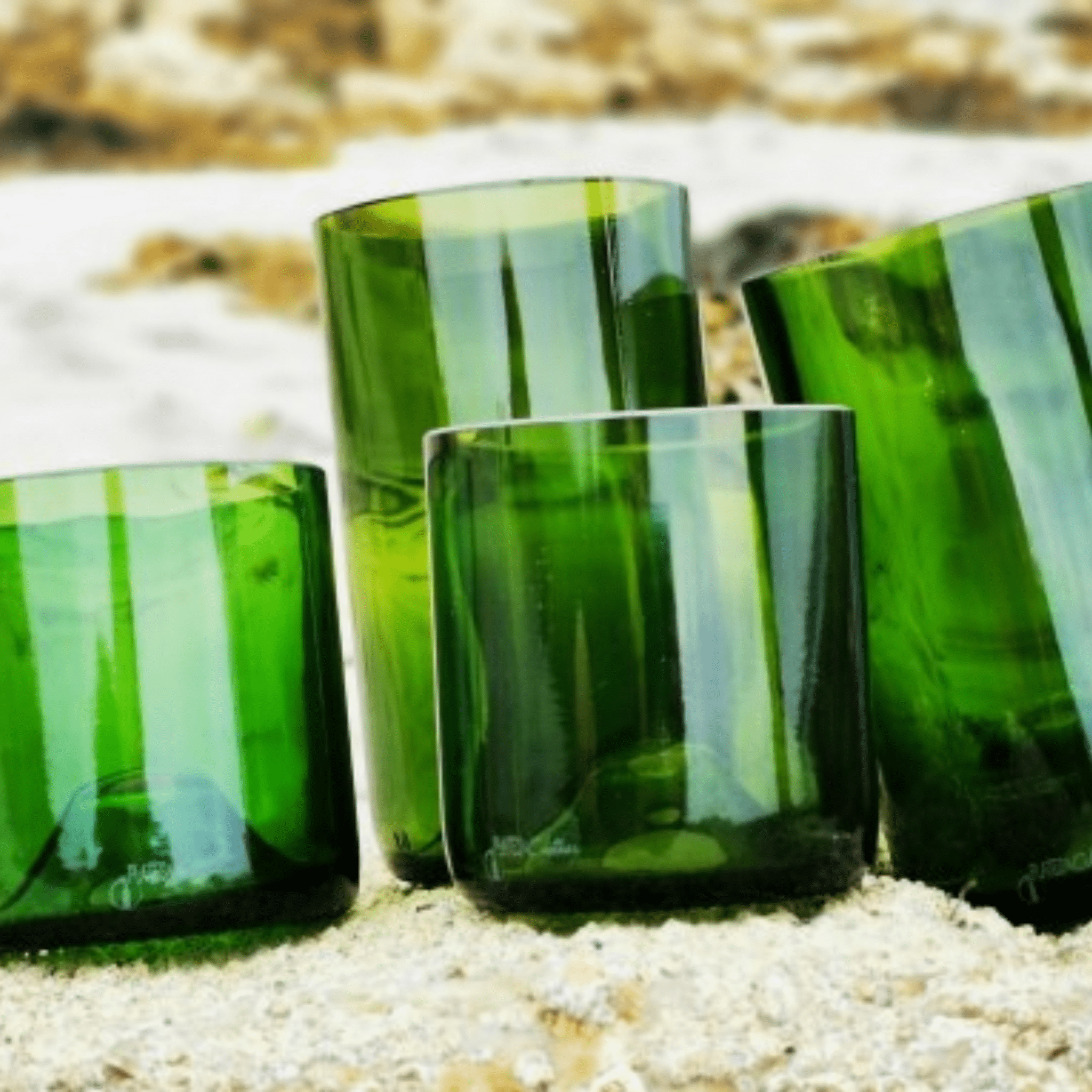 VERRE EN BOUTEILLE DE VIN RECYCLÉE VERT - PLATES & Culotées - Lili Margaret