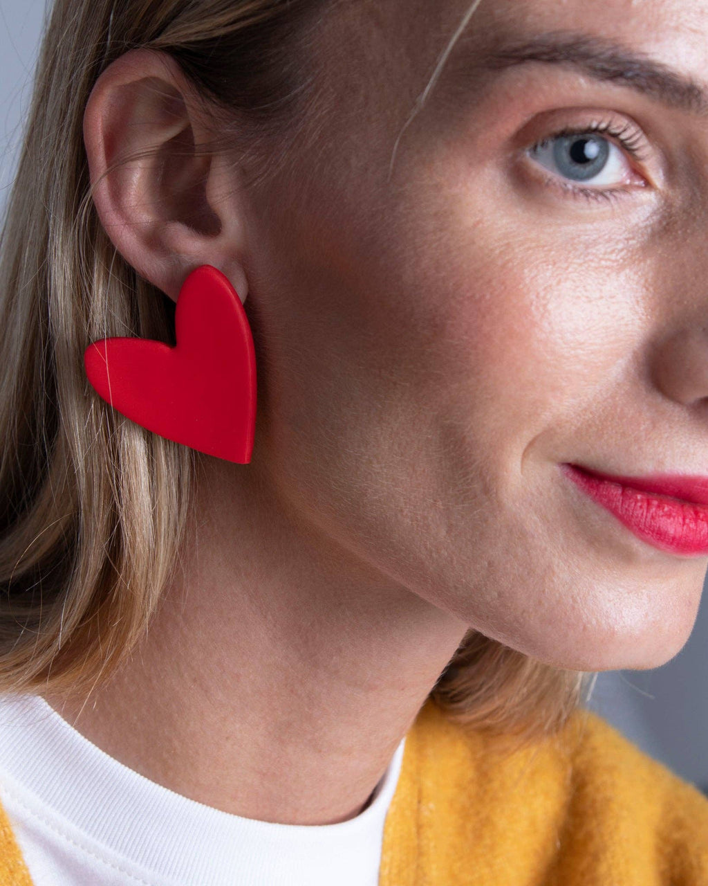 Boucles d’oreilles cœur rouge oversize