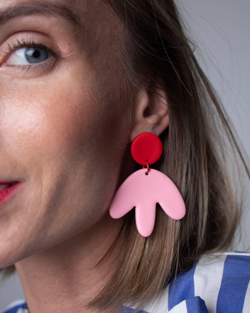 Boucles d’oreilles fleur rose et rouge