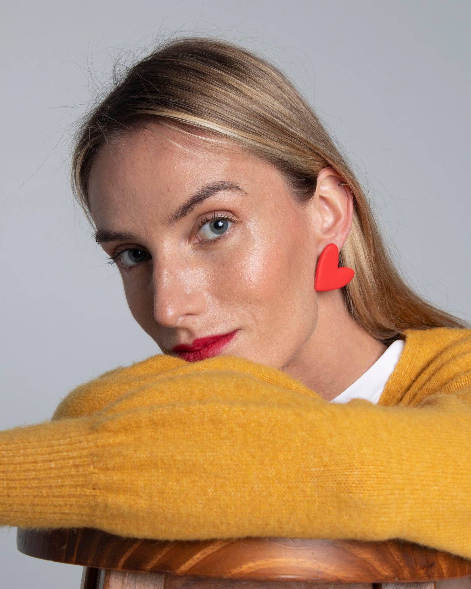 Boucles d’oreilles cœur rouge oversize