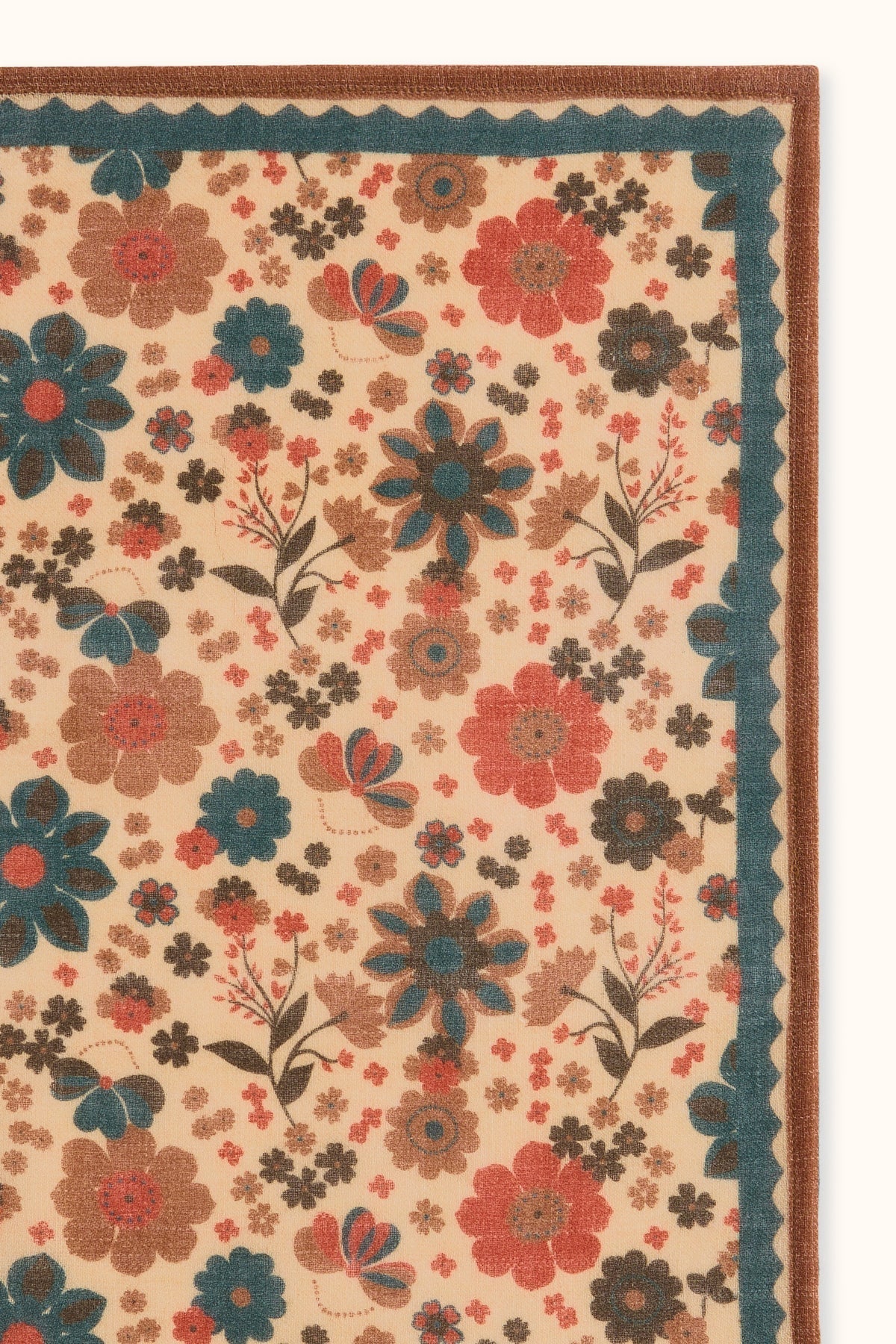 Petit foulard fleuri en laine Farzana – Bolero Macadamia – Apaches Collections – vue 5