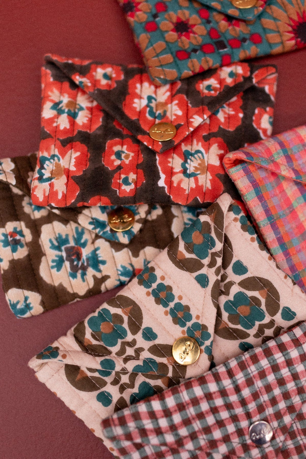 Pochette enveloppe fleurie Ravi – Carmen Fougère – Apaches Collections – vue 2