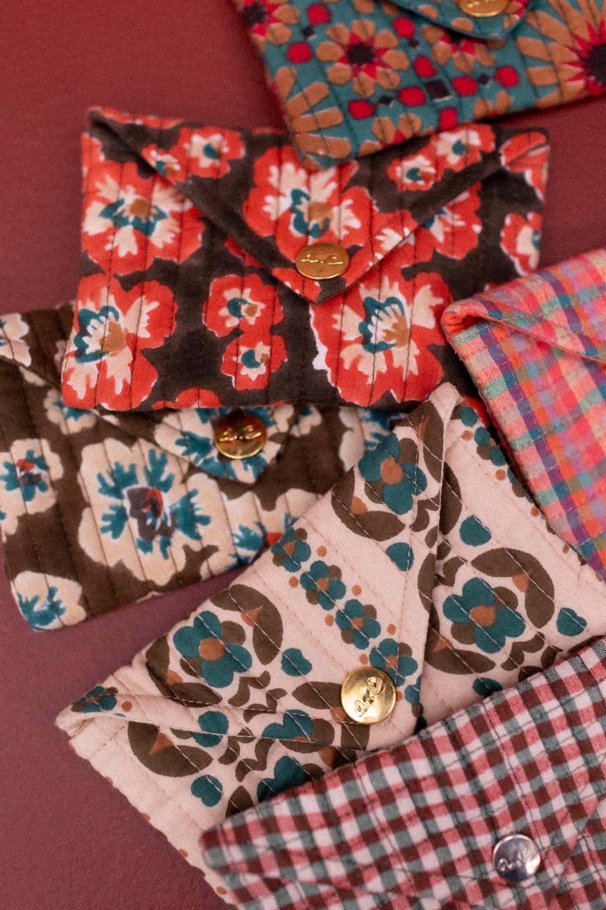 Pochette enveloppe fleurie Ravi – Carmen Fougère – Apaches Collections – vue 2