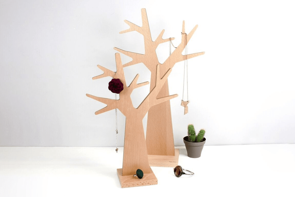 Arbre à bijoux en bois - reine mère