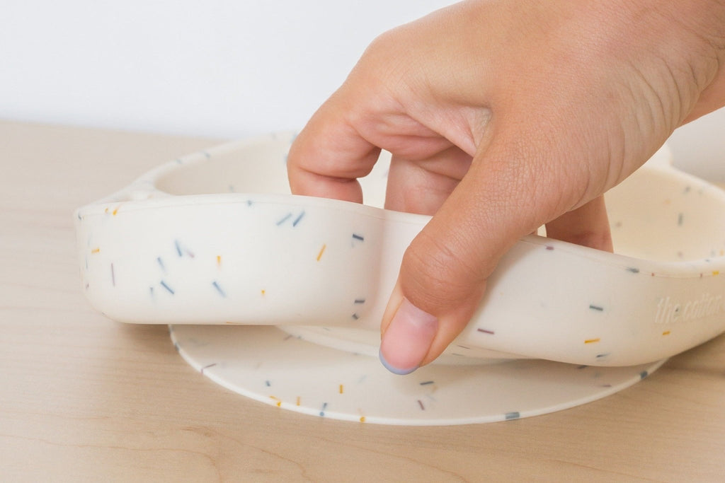 Assiette ventouse silicone bébé alfie le lion - the cotton cloud