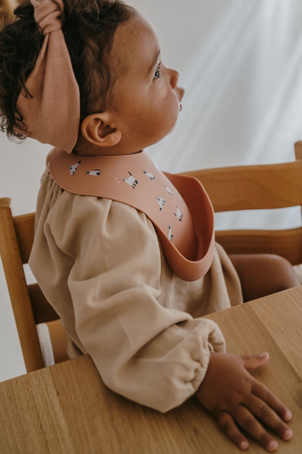 Bavoir avec récupérateur en silicone minouche rose - zakuw