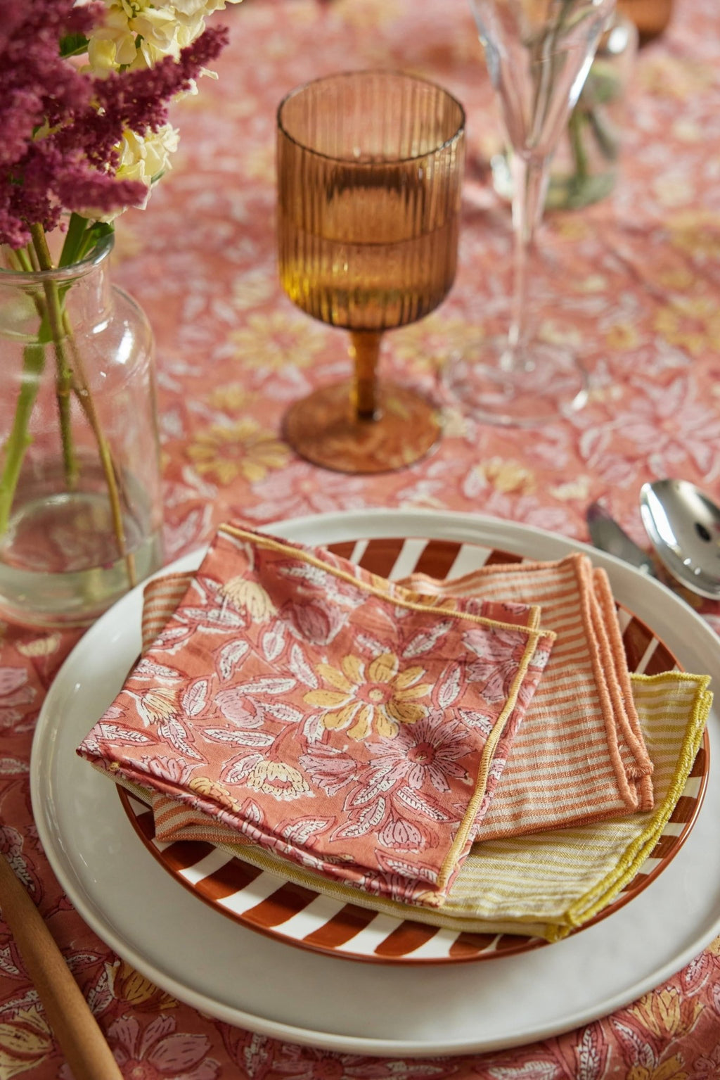 Nappe fleurie en coton block print Meera Auburn - Bonheur du Jour - vue 3