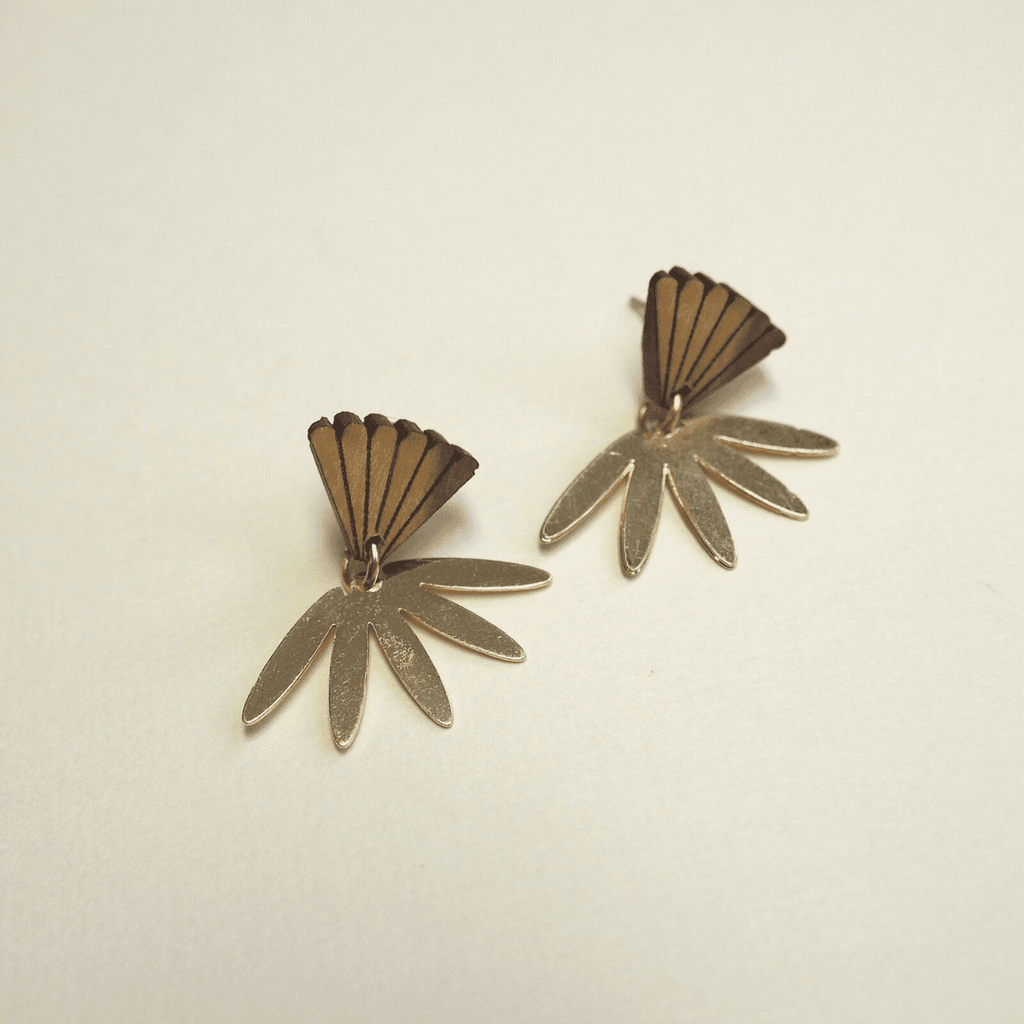Boucles d'oreilles en bois fait main pétales - bewööd