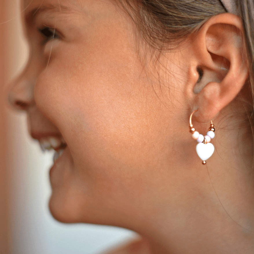 Boucles d'oreilles enfant nacre naturelle cœur rose les chanceuses - emma'bulle