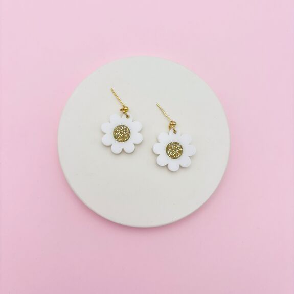 Boucles d'oreilles pendantes fleurs rétros blanches "lucette" - studio annette
