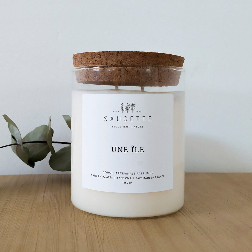 Bougie artisanale parfumée à la cire végétale - Une île