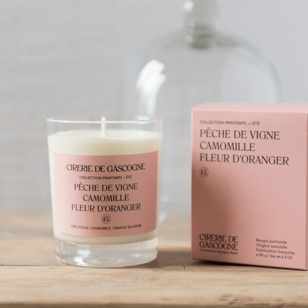 BOUGIE PARFUMÉE DE CRÉATEUR PÊCHE DE VIGNE/CAMOMILLE/FLEUR D&