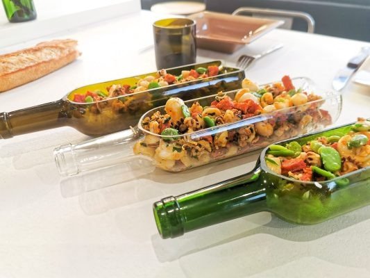 Demi - plate bouteille vin recyclée verte - design artisanal plates & culotées