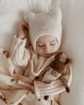 Doudou en laine fait main lapin salopette écrue - main sauvage