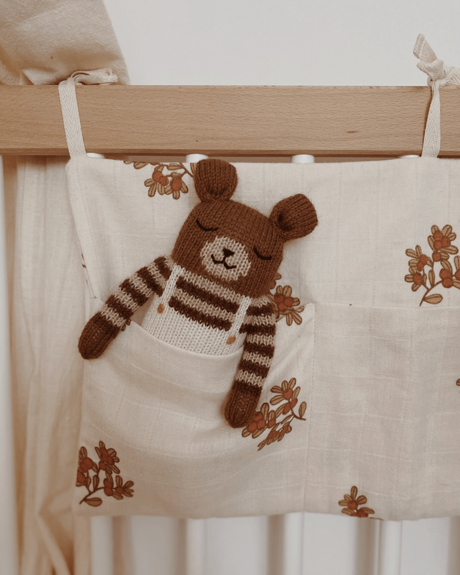 DOUDOU EN LAINE FAIT MAIN OURSON SALOPETTE ÉCRU - Main sauvage - Lili Margaret