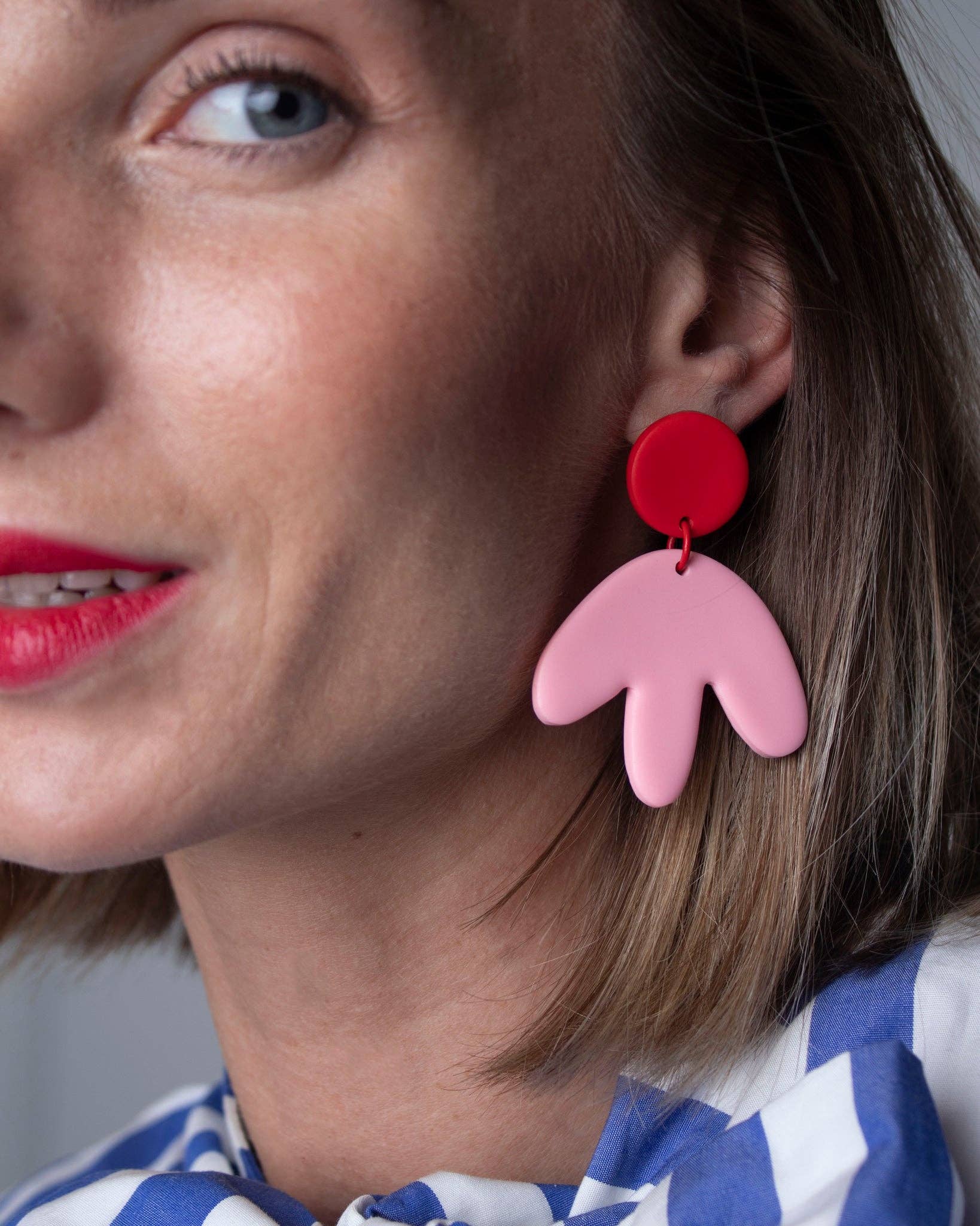Boucles d’oreilles fleur rose et rouge