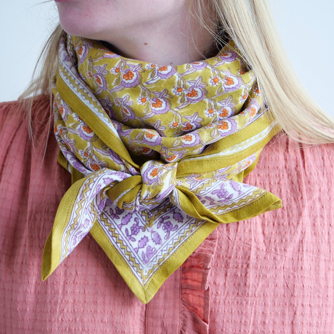 Foulard imprimé “fleurs indiennes” Victorian Absynthe NaN