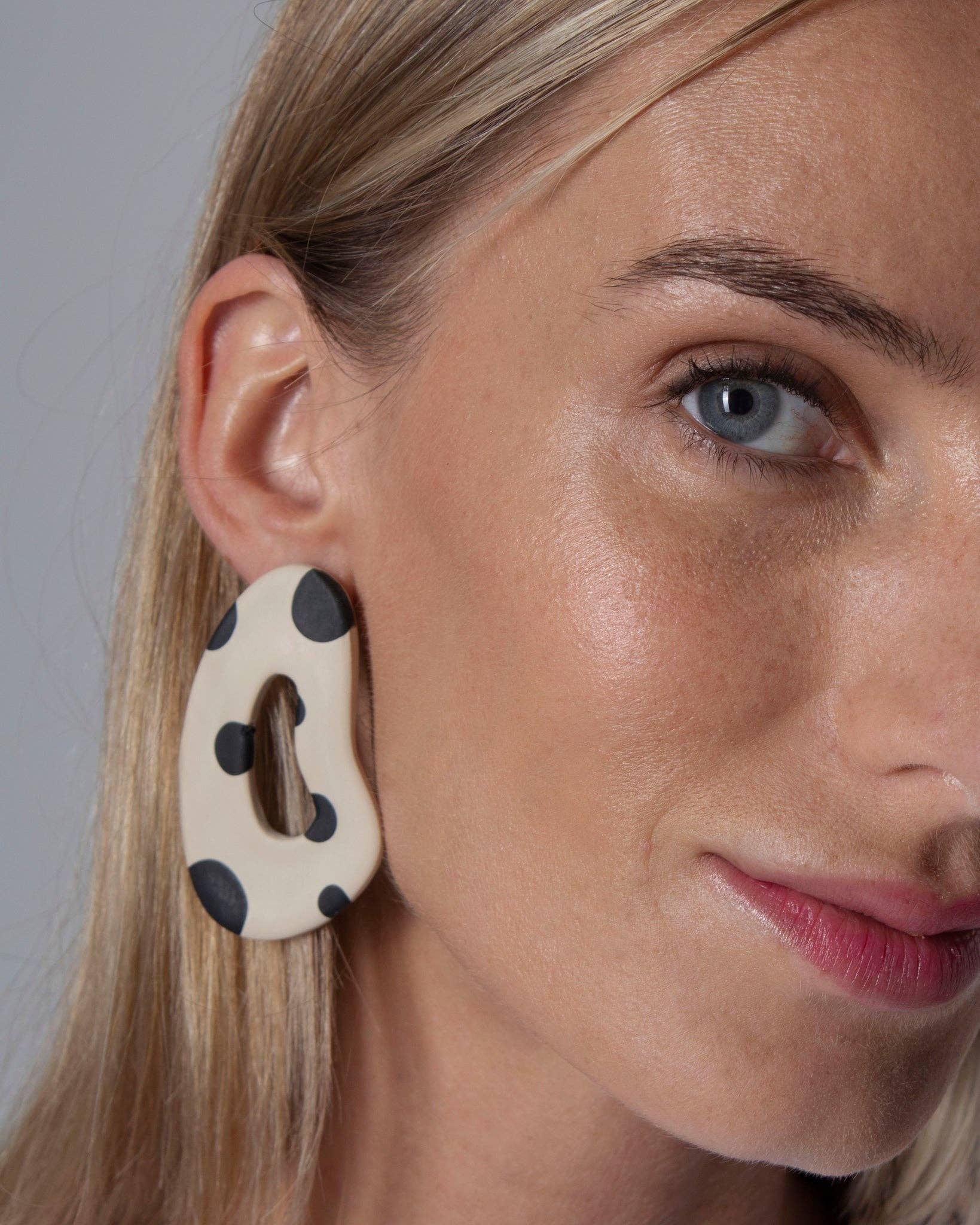 Boucles d’oreilles léopard écru et noir