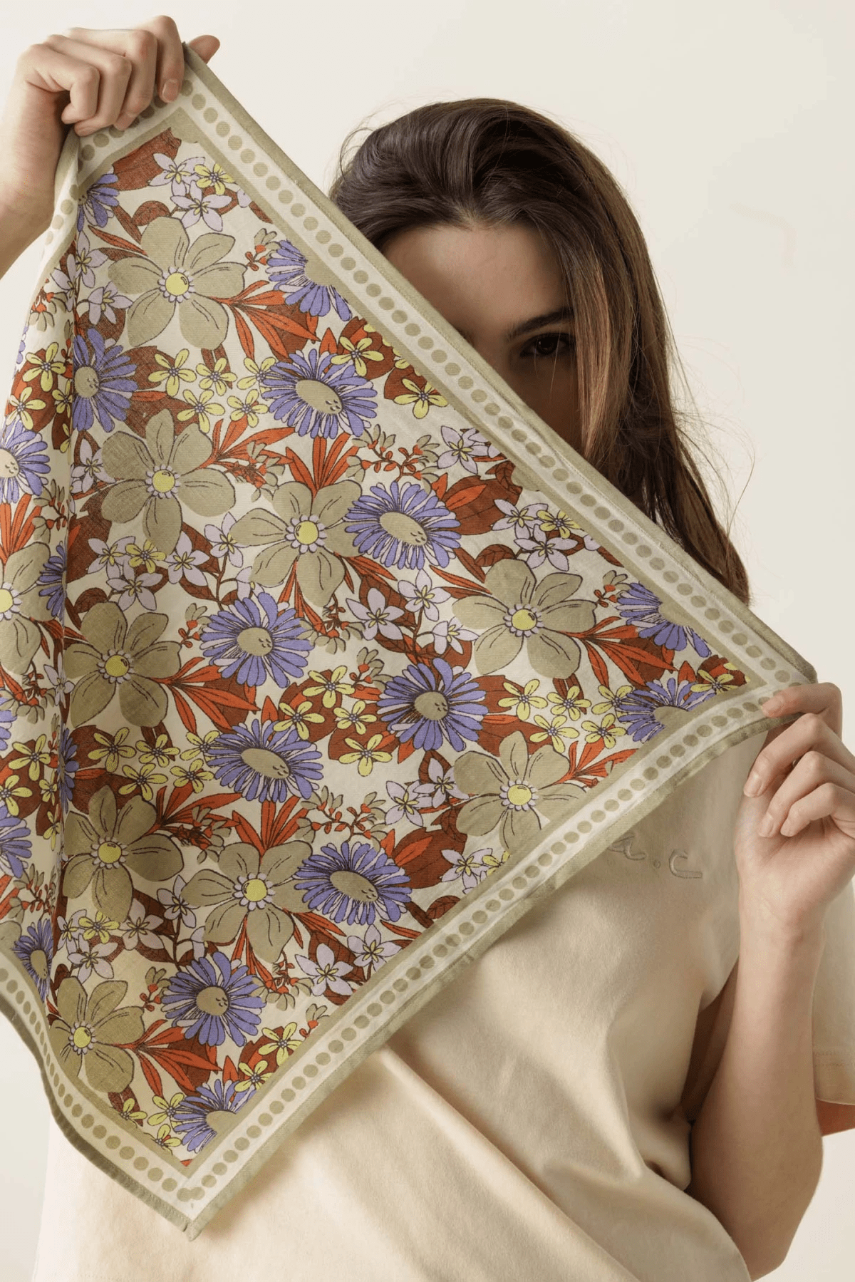 Foulard carré 50x50 en coton Manika Bouquet Macadamia