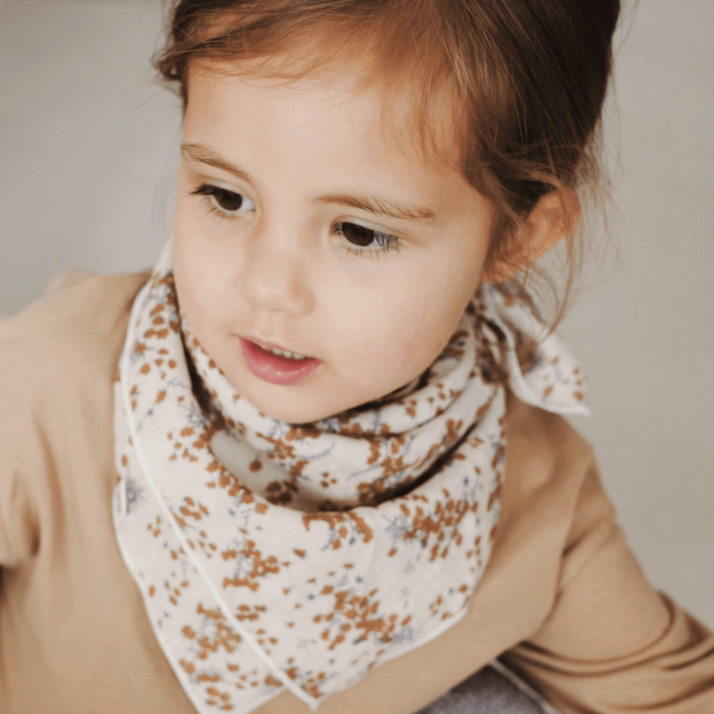 Foulard enfant imprimé fleuri – gentil coquelicot