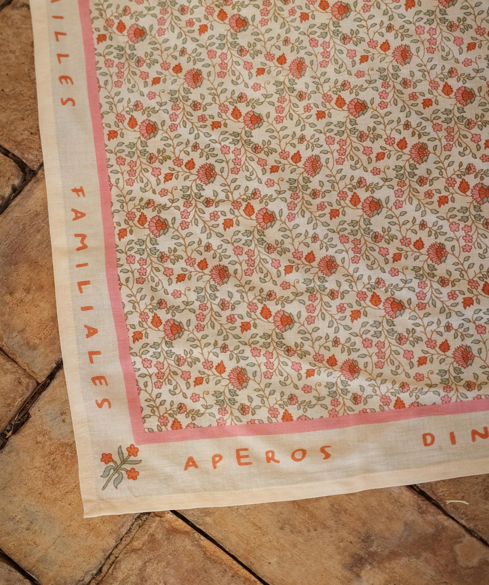 Foulard petit format Rosa Sorbet d’Été en coton imprimé - vue 7