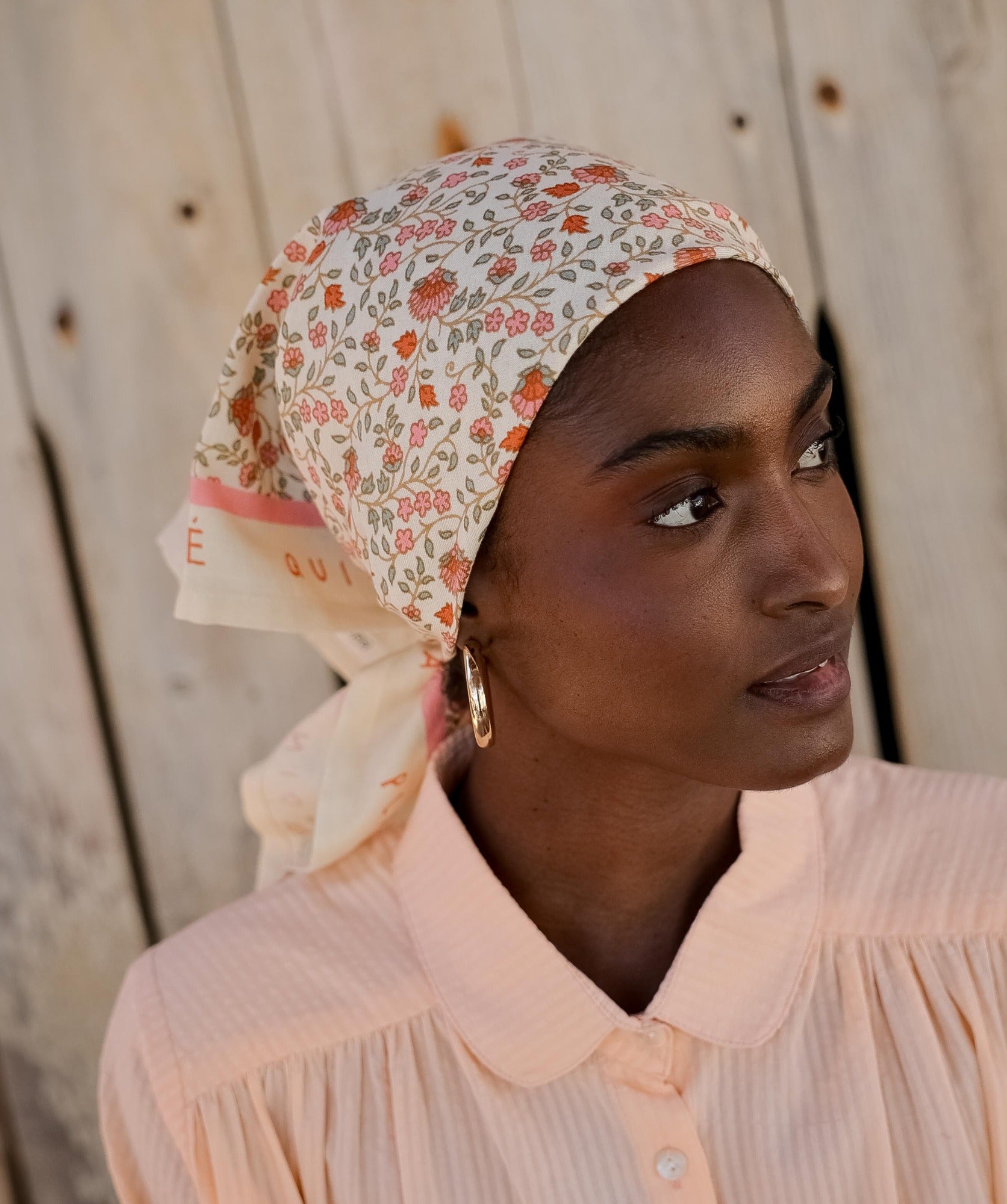 Foulard petit format Rosa Sorbet d’Été en coton imprimé - vue 4