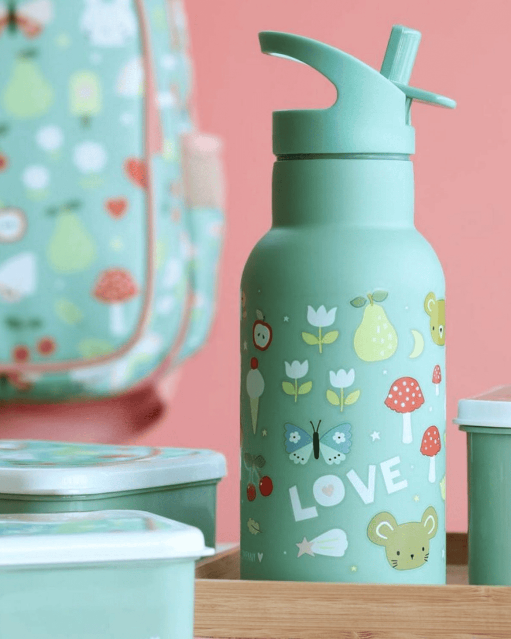 Gourde enfant isotherme arc - en - ciel et fraise magique - a little lovely company