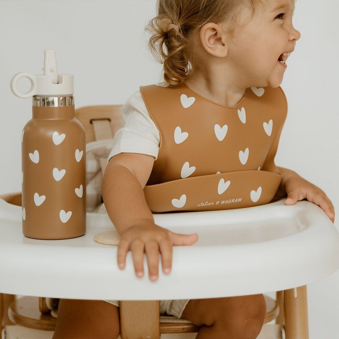 GOURDE ISOTHERME ENFANT EN ACIER INOXYDABLE – COULEUR CARAMEL | Atelier Wagram - Lili Margaret