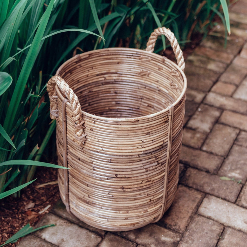 Grand panier à linge rond fait main en rotin naturel - soeji