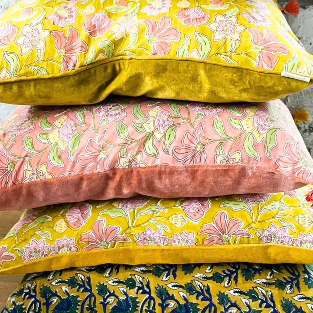 Housse de coussin fleuri bohème namaste bohemian safran - bonheur du jour