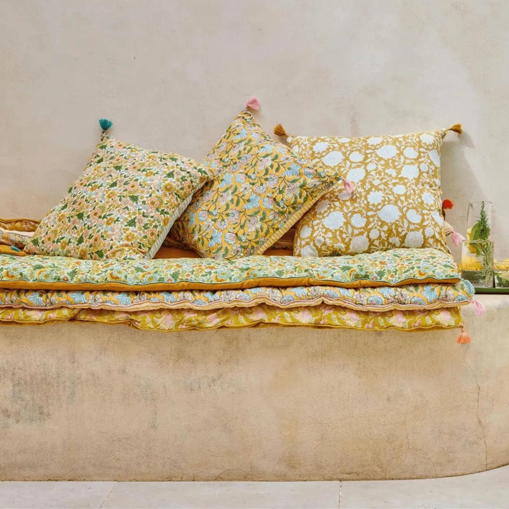 Housse de coussin fleuri bohème sakura curry - bonheur du jour