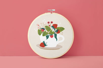 KIT BRODERIE FACILE – MOTIF FRAISE DES BOIS Ø20 CM - Lili Margaret