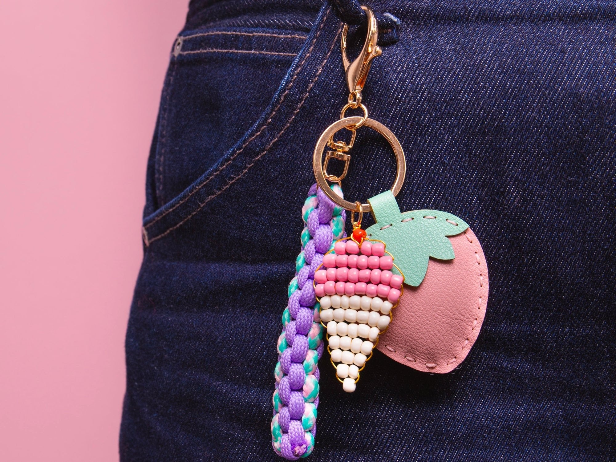 Kit Canette Bag Charm Pshiiit Strawberry Milk