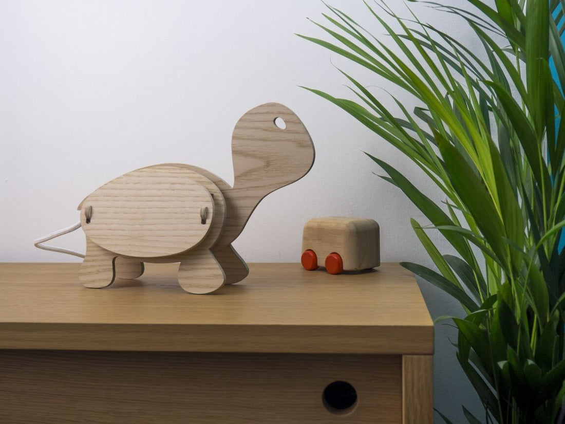 LAMPE ENFANT EN BOIS TORTUE - Gone&