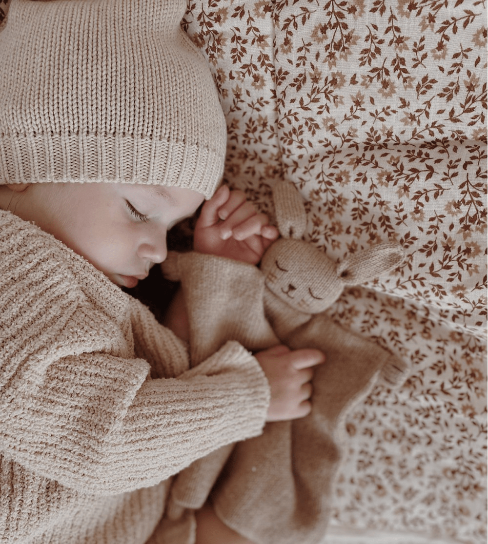 LANGE BÉBÉ COTON BIO HIBISCUS - Main sauvage - Lili Margaret